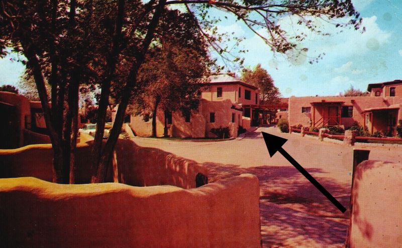 LAPOSADA-ARROW0LOWBACK ENTRANCE1955