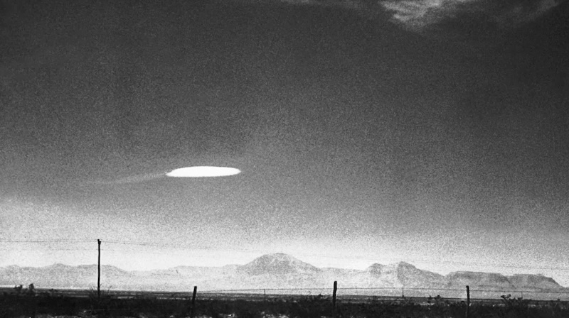 BW UFO FENCE NM DESERT