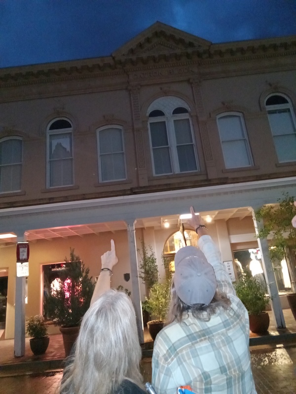 DUO POINTING CATRON CREST2024JULY