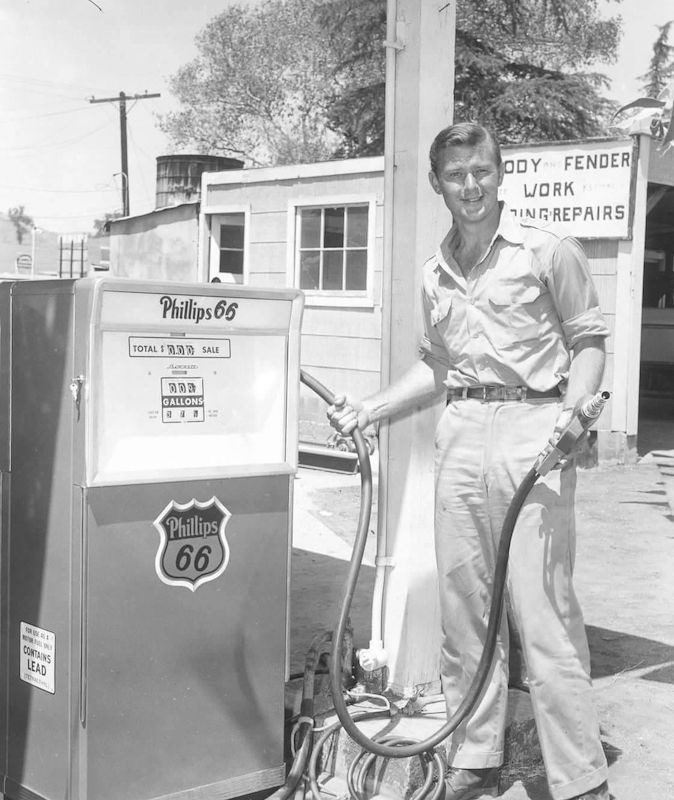 FILL ER UP 1960