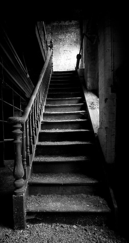 FLIM NOIR STAIRS BW