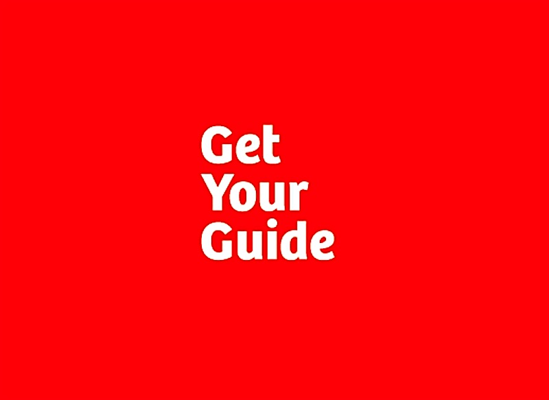 GET YOUR GUIDE RED SQAURE