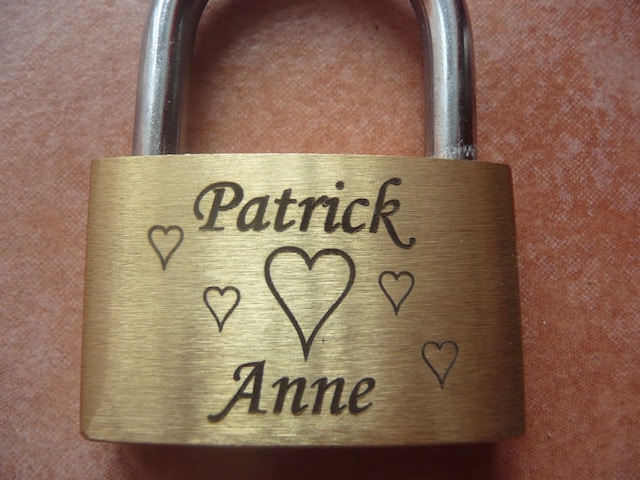 LOVE LOCK