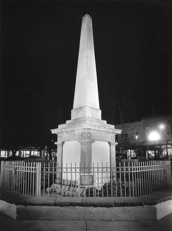 OBELISK NIGHT BW OBELISK NIGHT BW