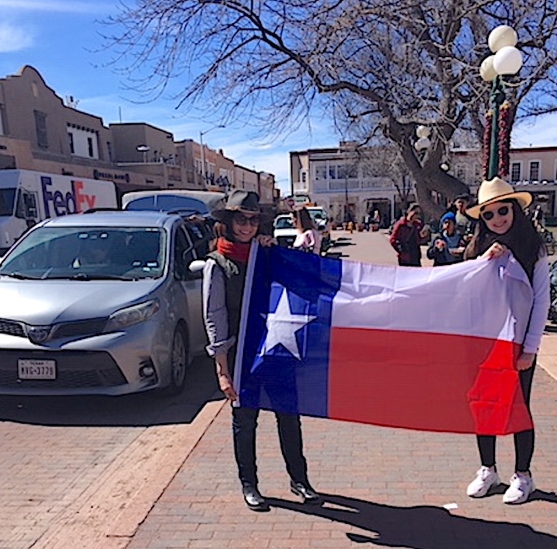 TEXAS FLAG MOM DAUGHTER EARLY SPRING2023