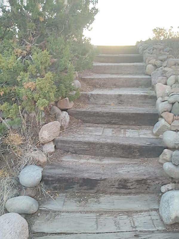 CROSS STAIRS