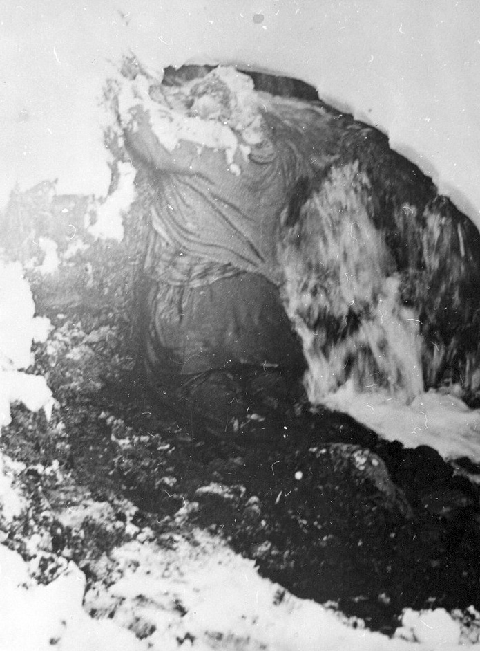 DYATLOV KNEELING DEAD