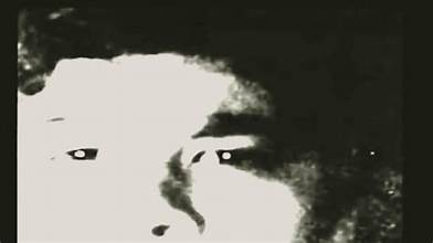 JARRED CLOSEUP BLACKWHITE