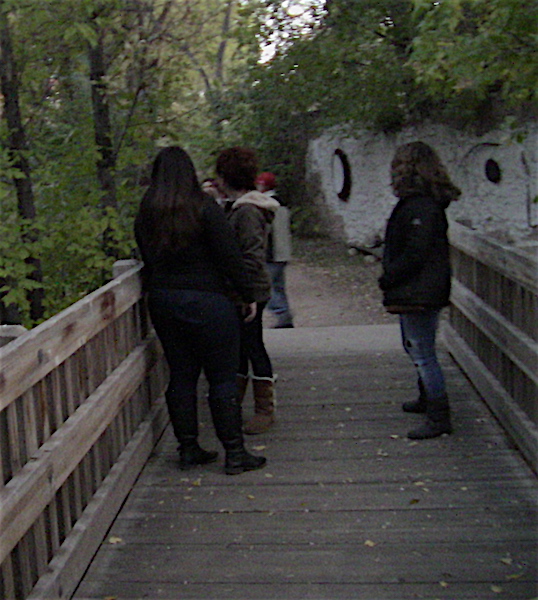 SPOOKLANE-DUSK OCT2018 SOMETHING HTERE